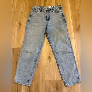 HOLLISTER CURVY ULTRA HIGH RISE MOM JEANS VINTAGE STRETCH WOMEN'S SIZE 5 S